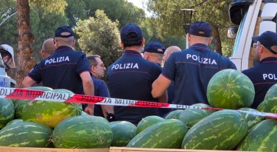 bancarelle-abusive-operazione-di-polizia-sequestri-e-perquisizioni-Cronaca