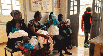 cooperazione-internazionale-madre-una-sala-parto-sicura-in-kenya-Società