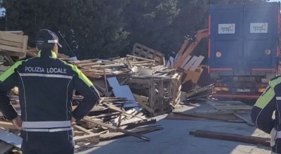 legna-falo-immacolata-intervento-polizia-locale-amiu-foggia-Cronaca