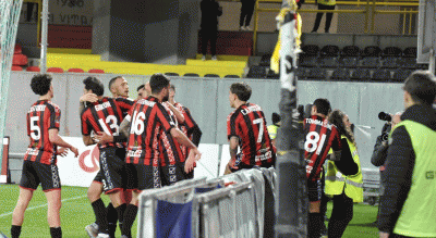 segna-esulta-ma-poi-prende-gol-foggia-che-succede-dopo-una-rete-FoggiaCalcio