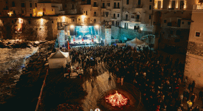 fanoja-festival-torna-a-vieste-con-la-14esima-edizione-Satira