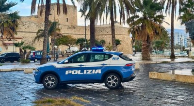 furti-e-rapina-presso-il-supermercato-famila-due-arresti-Cronaca