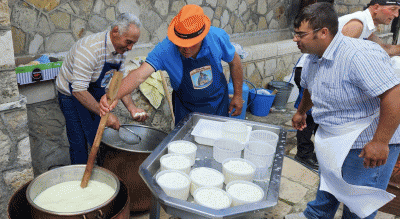 a-carlantino-torna-la-festa-della-madonna-della-ricotta-Provincia