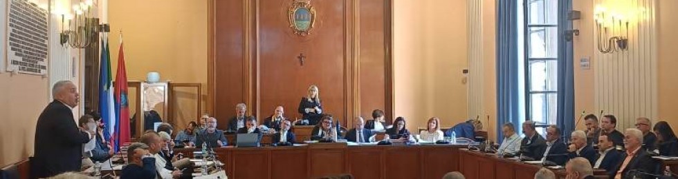 ..consiglio comunale foggia riunione