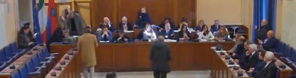 ..consiglio comunale foggia aula consiliare