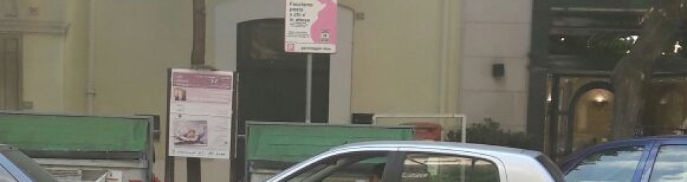 posto auto rosa occupazione spazzatura
