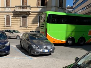 Autobus bloccato Foggia